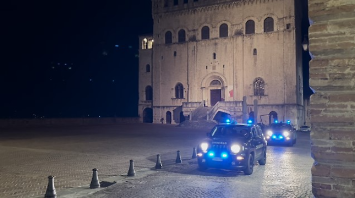 Si nascondono tra la folla e rubano collane d'oro durante il Wonderlast Festival: denunciati tre uomini