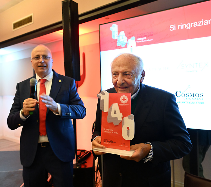 La Croce rossa festeggia e fa cantare Mogol. Premi a sponsor e volontari