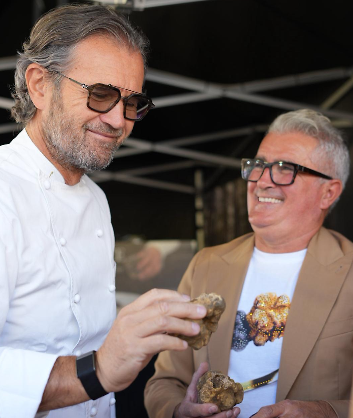 Cracco celebra il tartufo: "Un dono della terra che dobbiamo rispettare"