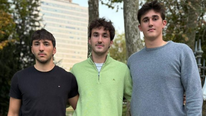 Ha un malore mentre è alla guida. Tre cestisti lo soccorrono e gli salvano la vita