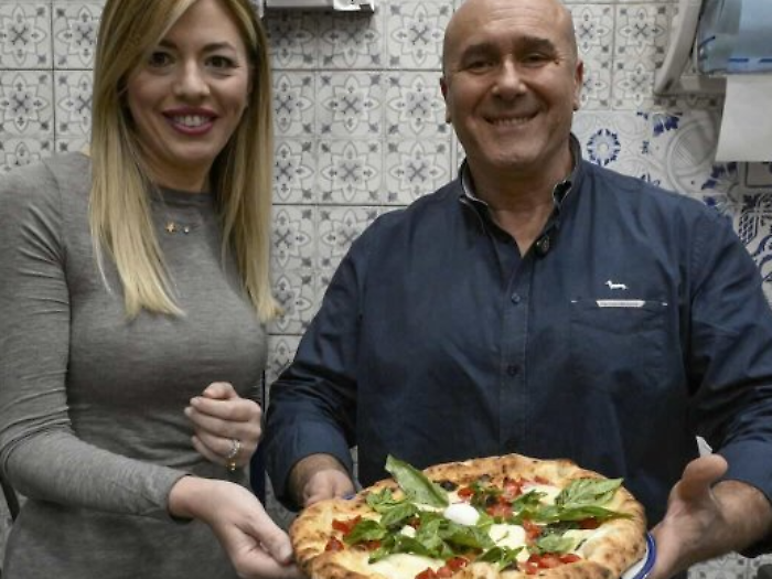 Maria Rosaria Boccia si candida con Bandecchi: il sì mentre il sindaco di Terni fa il pizzaiolo a Napoli
