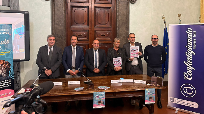 Terni, Sweet Pampepato torna dal 21 al 23 novembre. Una maxi costruzione con il dolce tipico ternano rifarà l'obelisco di Pomodoro