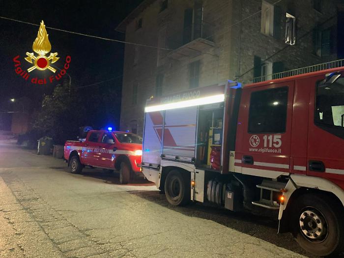 Incendio in un appartamento a Ponte Pattoli: casa inagibile. Una persona affidata al 118