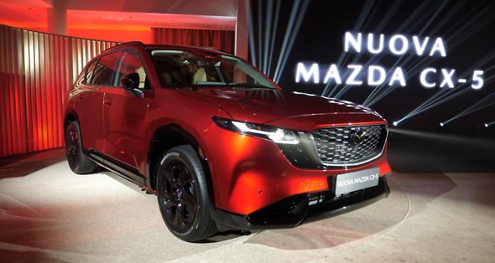 Nuova Mazda “CX-5”: dai concessionari il prossimo gennaio
