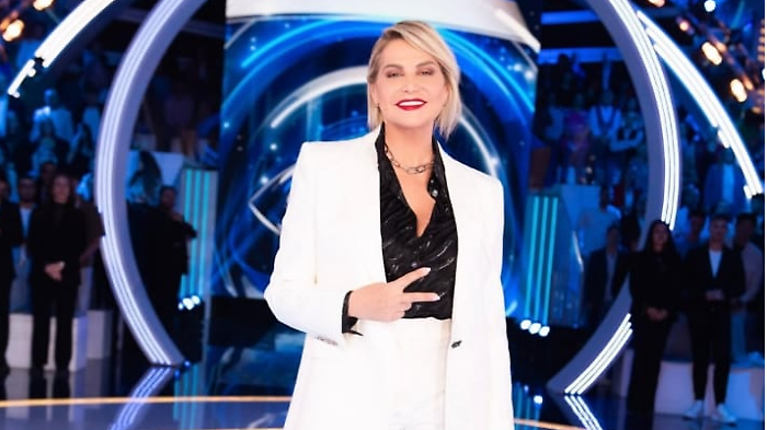 Grande Fratello stasera in tv lunedì 20 ottobre, le anticipazioni. Chi è il preferito della Casa?