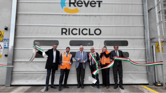 Revet (Gruppo Plures) avvia la seconda linea di produzione dell’impianto di riciclo plastiche post-consumo a Pontedera