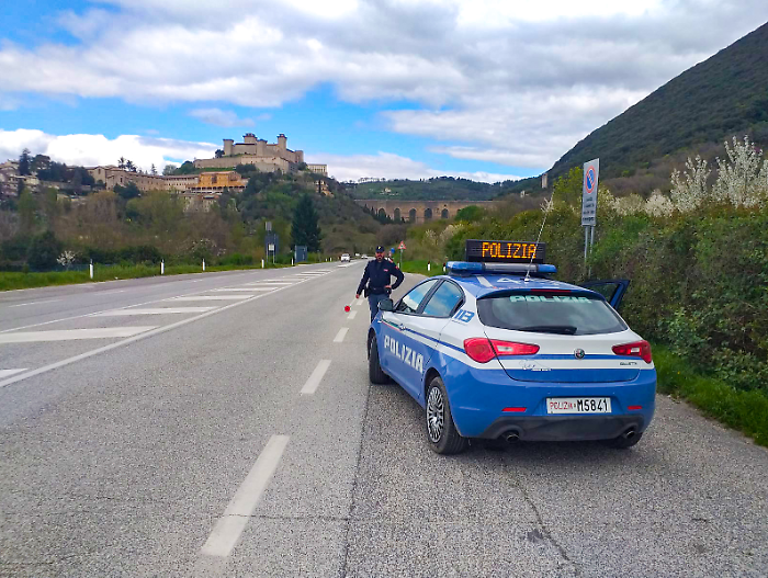 Era stato espulso dal paese per spaccio e porto abusivo di armi. Rientrato illegalmente, viene fermato dalla polizia: arrestato 