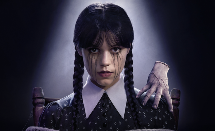 Tendenze Halloween 2025: spopolano la Mano di Mercoledì Addams e le cicatrici fai da te