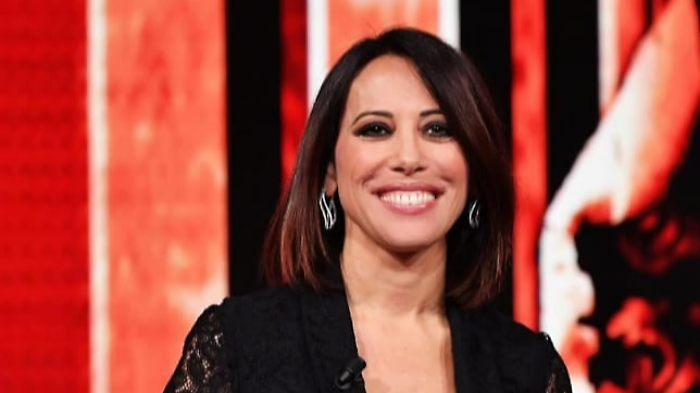 Ciao Maschio oggi in tv sabato 15 novembre: ospiti Pino Insegno, Giorgio Mastrota e Salvo Sottile