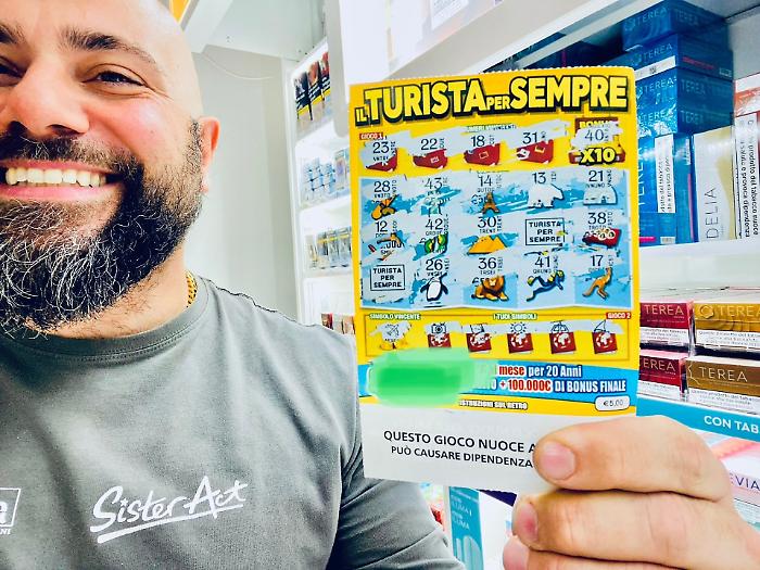 Ad Amelia una strepitosa vincita dal valore milionario al "Turista per sempre" nella caffetteria Sister Act di Dino Settimi