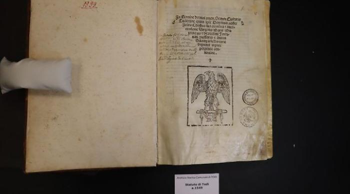 Statuto medioevale Todi 