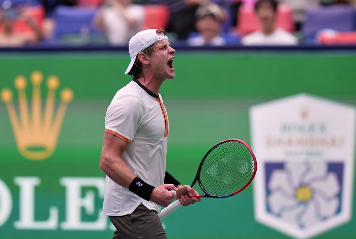 Zizou Bergs, chi è l'avversario di Jannik Sinner a Parigi: l'origine del nome, la passione per la pallamano, le attività benefiche 