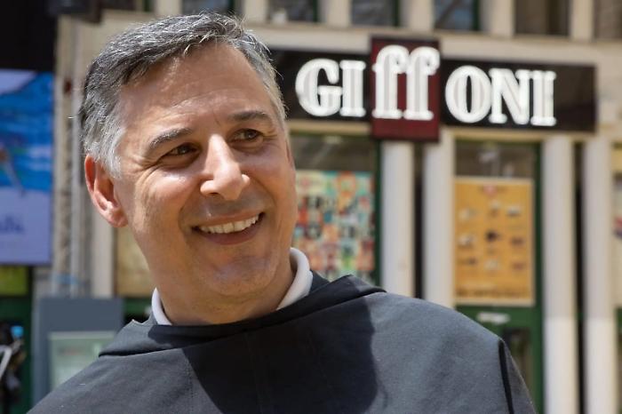 Padre Enzo Fortunato 