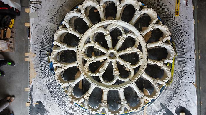 Il cantiere modello di Sant'Eutizio a Preci. Ricomposti i 400 pezzi del rosone