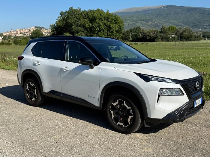 Nissan X-Trail 1.5 e-Power N-Trek e-4Orce: mille chilometri di silenzio, tecnologia e... qualche click di troppo