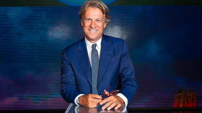 Quarta repubblica stasera in tv lunedì 3 novembre su Rete 4: ospiti e anticipazioni del programma