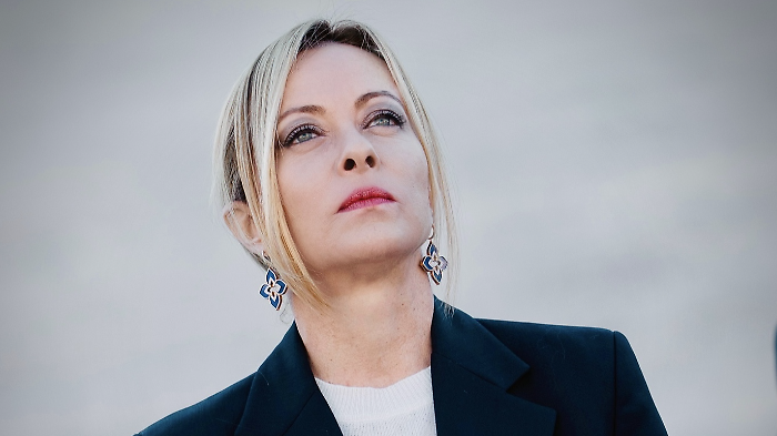 Quanto guadagna Giorgia Meloni? Redditi della premier dimezzati e spunta una nuova casa