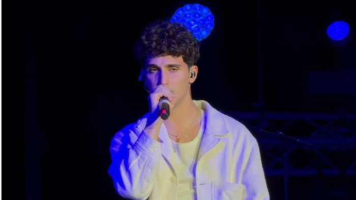 Alunno: "Ho superato la paura del giudizio.  Sanremo  Giovani? Ho mandato tutto a due giorni dalla scadenza, avere Carlo Conti davanti è impattante. Alfa mi ha scoperto su Tik Tok"