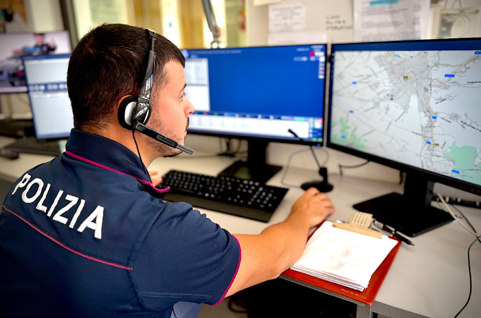 Tentano di rapinare un dodicenne della bici e del cellulare: denunciati tre minori 