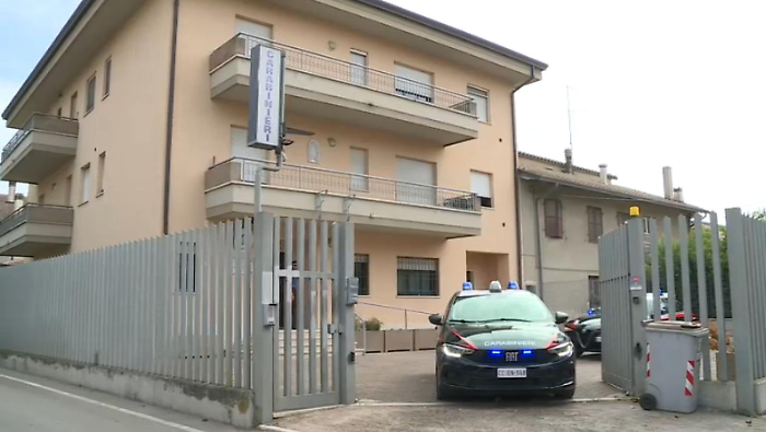 Truffano un 78enne con il metodo del finto operatore delle forze dell'ordine: denunciate tre donne