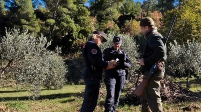 Caccia irregolare, blitz dei Carabinieri Forestali ad Acquasparta: scattano sanzioni e sequestri