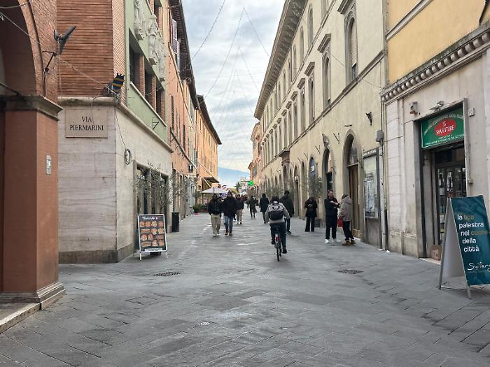 Foligno, baby gang terrorizza cardiopatico. L'uomo ha guardato il gruppo che si muoveva con fare sospetto