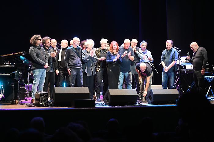 Un mosaico sonoro di 34 artisti al Teatro Pavone nel ricordo di Riccardo Regi