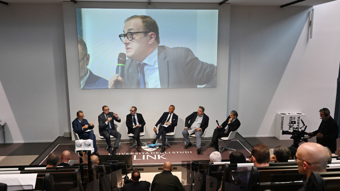 I direttori all'unisono: "La notizia è immortale"