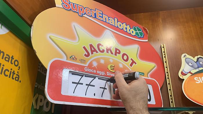 Lotto, Superenalotto e 10eLotto: estrazione di oggi venerd&igrave; 14 novembre. I numeri vincenti. Jackpot sempre pi&ugrave; in alto: 77,7 milioni