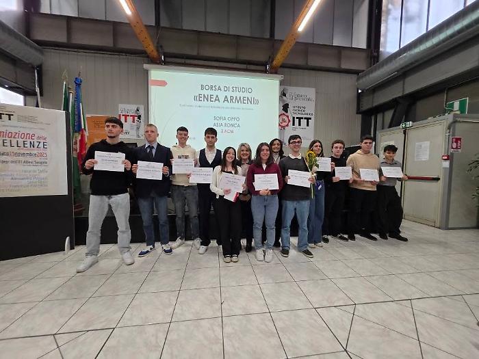 Terni, all'ITT "Allievi Sangallo" premiate le eccellenze per l'anno scolastico 2024/2025