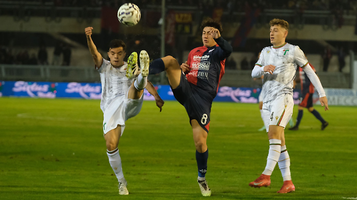 La battaglia del Riviera delle Palme si chiude 0-0: Samb-Fere in pari