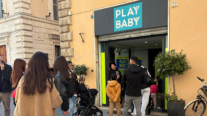 A Foligno chiude Play Baby, un altro storico negozio di Corso Cavour