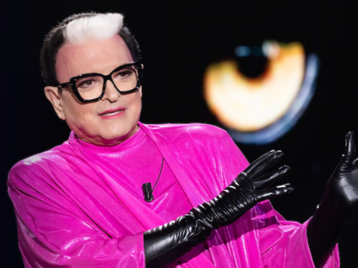 Cristiano Malgioglio ospite a Belve: "Mio padre mi chiedeva perch&eacute; avessi poster di uomini famosi in camera". Le anticipazioni