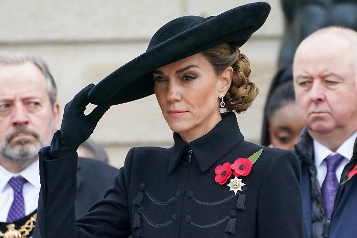 Cosa c'entrano gli orecchini rossi di Kate Middleton con il principe George