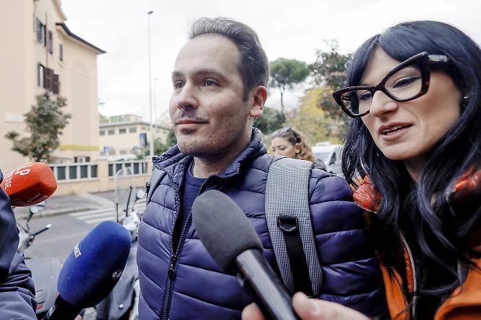 Delitto di Garlasco, la previsione di Andrea Sempio: "Non si arriver&agrave; a dire chi &egrave; il dna. Non ho ucciso Chiara Poggi"