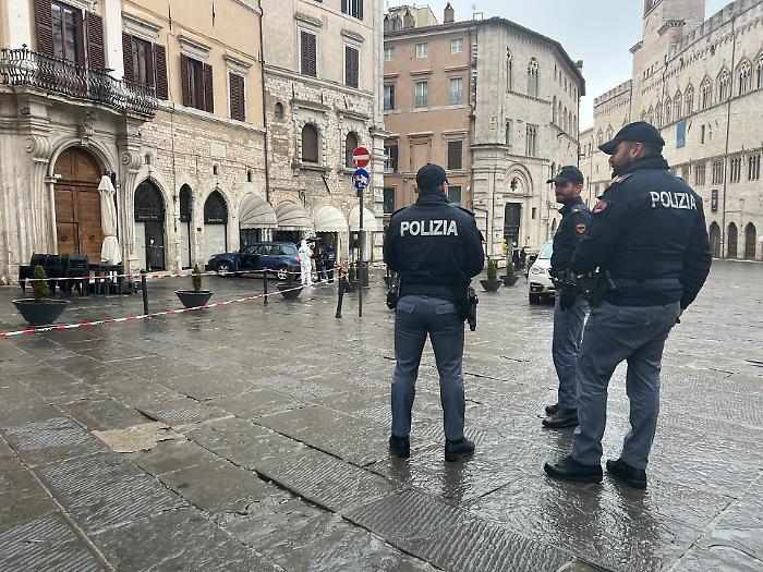 Accoltellato in centro all'alba: in manette presunto aggressore 