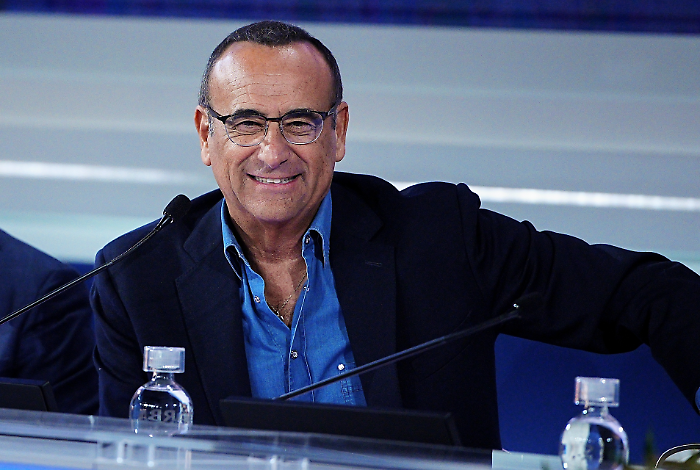 Carlo Conti: "Tra Sanremo e Zecchino d'Oro ho ascoltato in tutto 1300 brani". E poi rivela quando saranno annunciati i big dell'Ariston