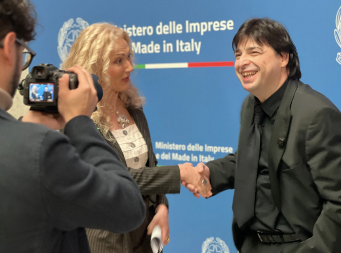 Stefano Zavattoni, musicista umbro, premiato Ambasciatore dell’Eccellenza Italiana nel Mondo