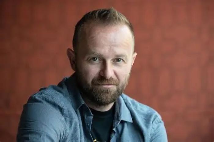 Terni, il 6 dicembre arriva il prof-divulgatore da 800 mila follower: incontro “Meglio veri che perfetti” con Enrico Galiano