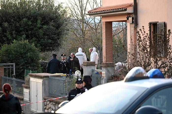 La lunga lettera e la pistola acquistata pochi giorni prima del delitto: spunta l'ipotesi della premeditazione nel femminicidio di Stefania Terrosi