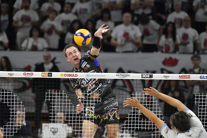 La Sir Susa Scai riprende a correre, Cisterna travolta in 3 set