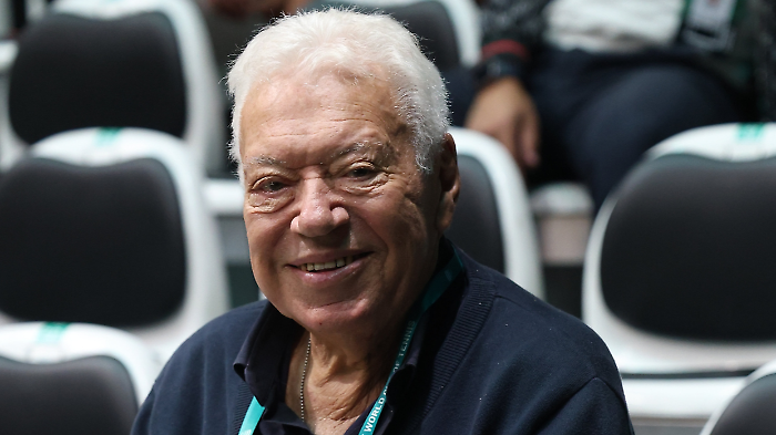 Addio a Nicola Pietrangeli, la leggenda del tennis aveva 92 anni. Il primo italiano a vincere uno Slam
