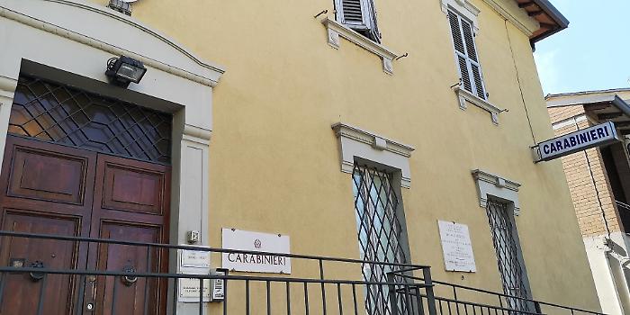 Operaio di 28 anni trovato morto in casa dai familiari: si sospetta l'overdose