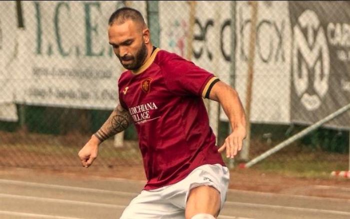 Espulso dopo un secondo di gioco: l'incredibile rosso di "Zig Zag" Peluso