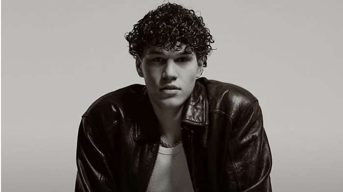 Sanremo Giovani, Nicolò Filippucci è l'artista in gara più ascoltato sulle piattaforme digitali: la sua "Laguna" supera il mezzo milione di stream 