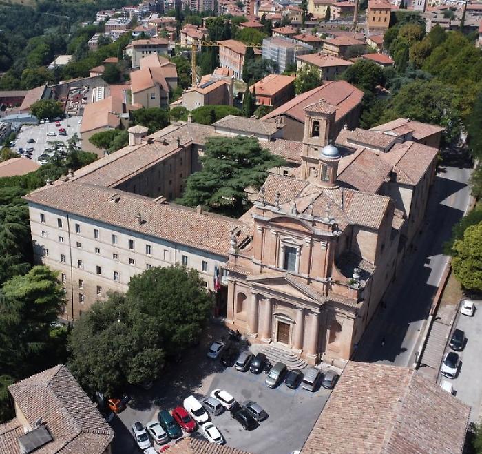 Addio al prof Giuseppe Calzoni: era stato rettore dell'Università di Perugia dal 1994 al 2000