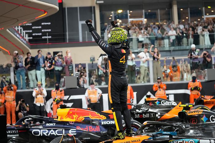 Colpo di scena in Formula 1: Verstappen arriva primo ad Abu Dhabi ma rimane a bocca asciutta, la spunta Norris 