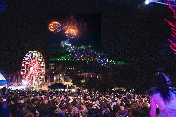 L'Albero dei record di Gubbio torna a irradiare la pace nel mondo