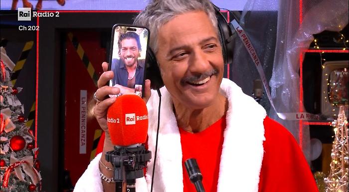 Can Yaman show a La Pennicanza tra Sandokan, calcio e Italia: "Tifo Besiktas, ma qui sono romanista". Poi propone una commedia a Fiorello