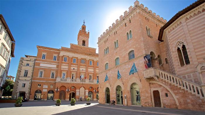 Dirigente comunale di Foligno sferra coltellata a un uomo per strada. Operato d'urgenza